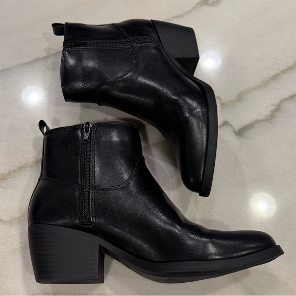 Old Navy Ankle Boots Size 8 Black Faux Leather - Picture 9 of 15